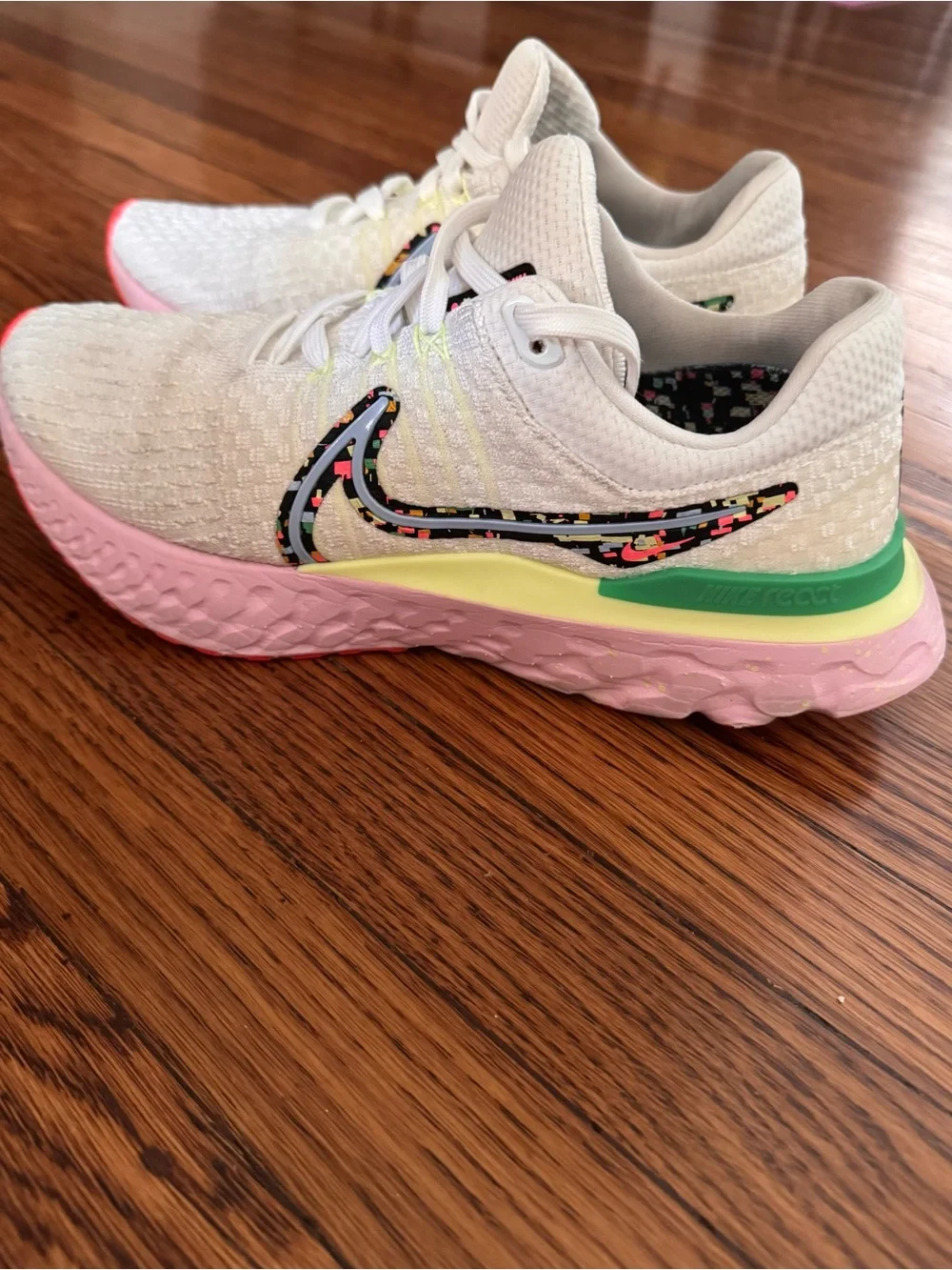Nike Women’s infinity React 3 Running Shoe in pink foam,cobalt bliss hot punch